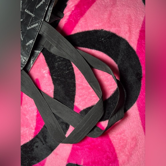 Lululemon reusable shopping bag - Picture 9 of 9